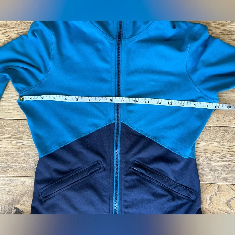 Brooks Women’s Utopia Thermal Hoodie size XS - Picture 9 of 13